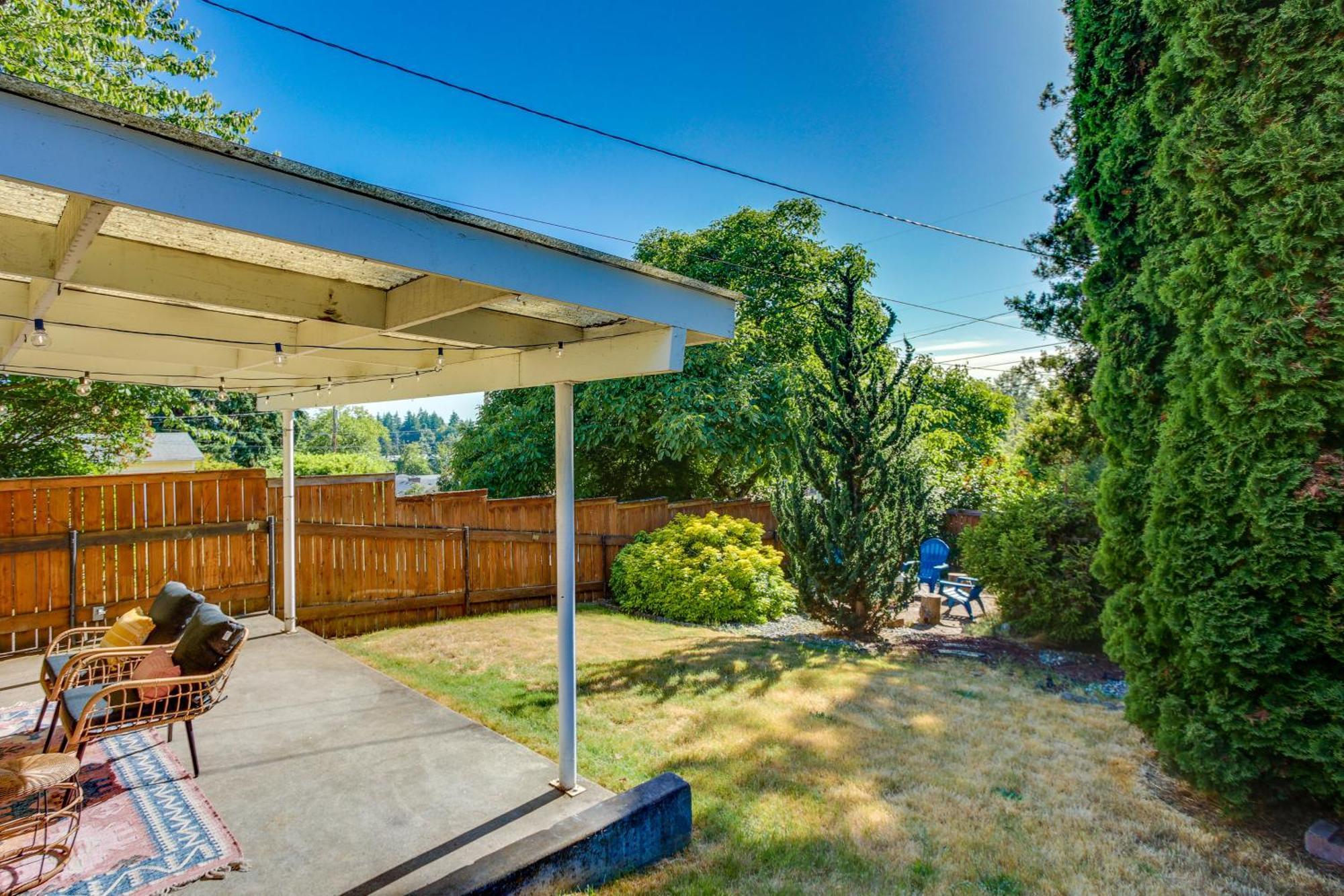 Updated Tacoma Home With Fire Pit! Exterior photo